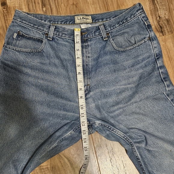 L.L. Bean Men's Natural Fit Blue Straight Jeans Classic 35x32 - Picture 12 of 13